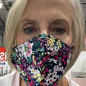 Meet your Posher, Debbie